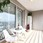 Sea View Znjan Apartamento *